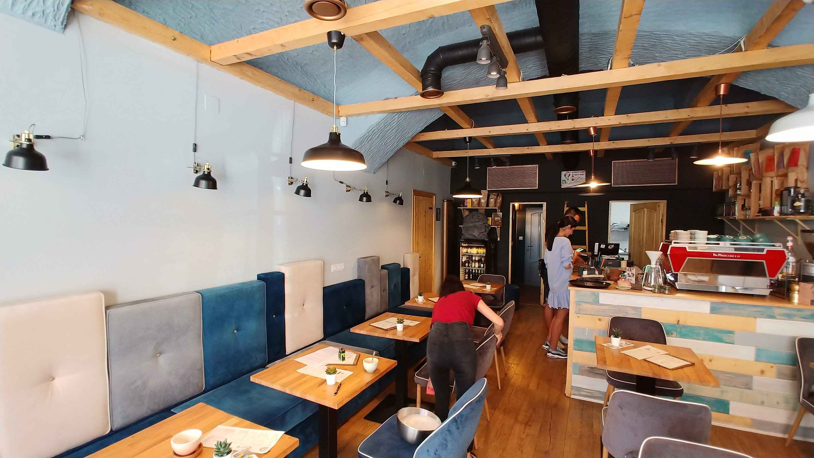 Design interior Interior Design: Specialty Coffee Shop The Dripper Oradea România Davidsign - 4