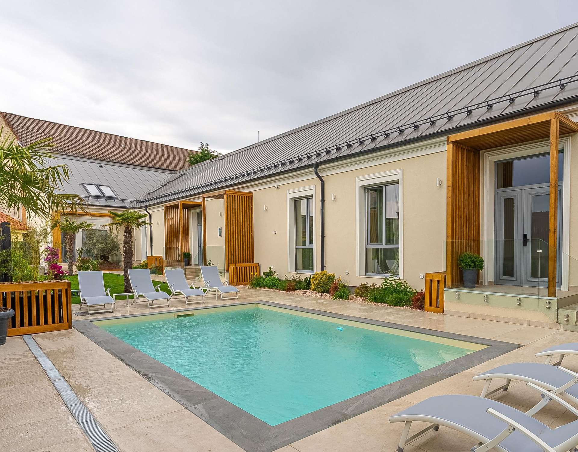 Design interior cafenea și spațiu comercial The Dripper Oradea